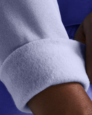 ESSENTIAL FLEECE CROP CREW